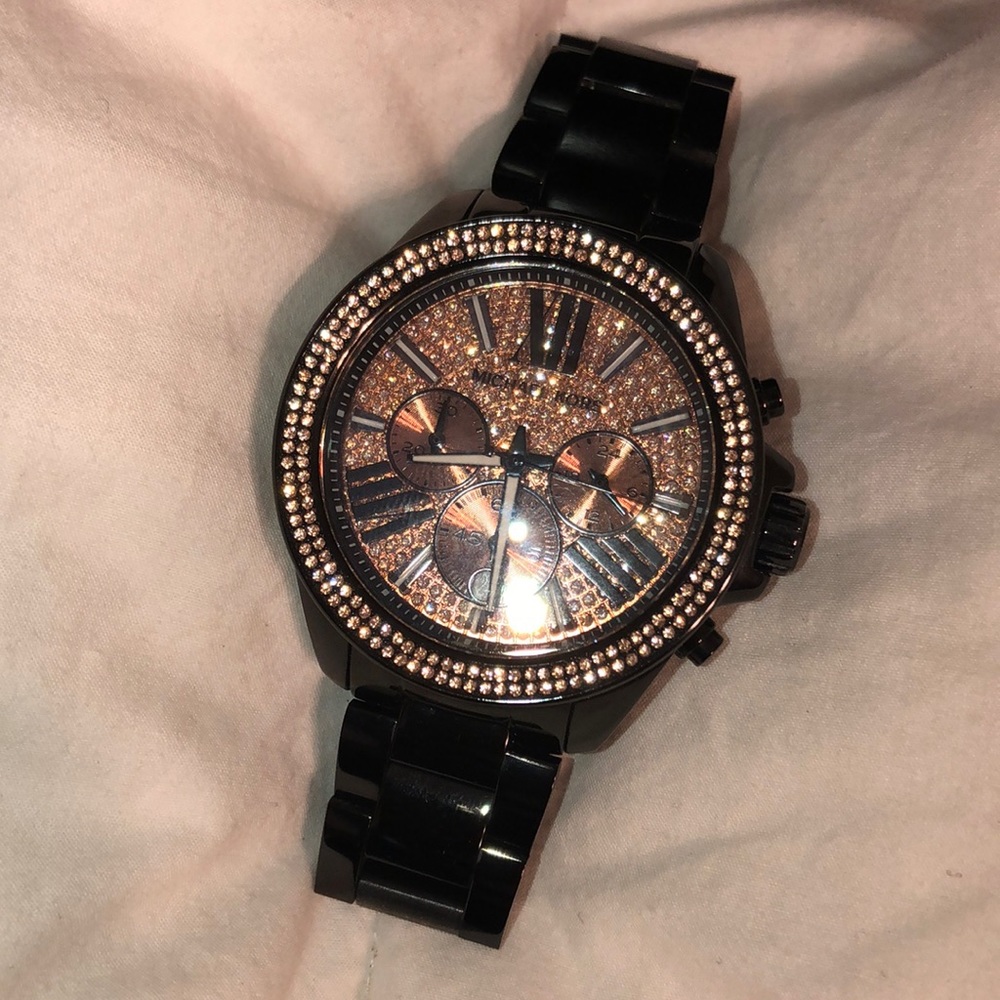 Watch - Picture 2 of 4